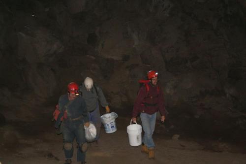 2007021710-13-23-cave