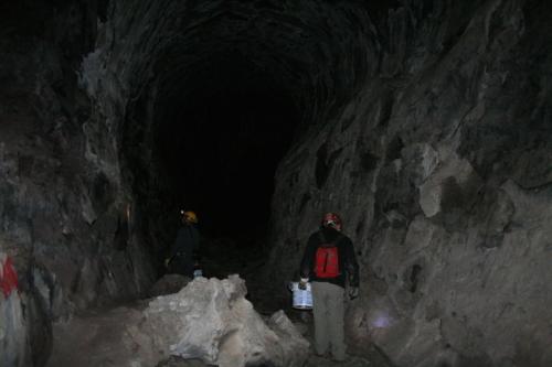 2007021711-30-37-cave