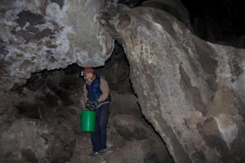 2008021611-45-20-cave