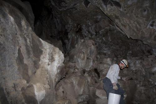 2008021611-46-05-cave