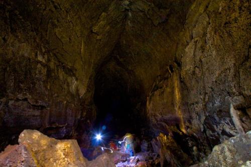 2009042511-17-02-cave