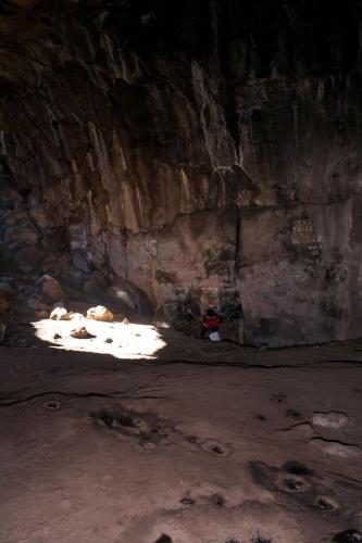 2011022610-39-45-cave