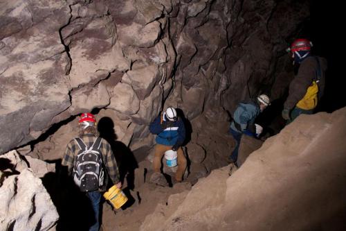 2011022611-03-31-cave